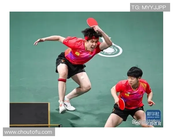 《世界杯足球漫画精彩瞬间 聚焦球星风采与热血对决》